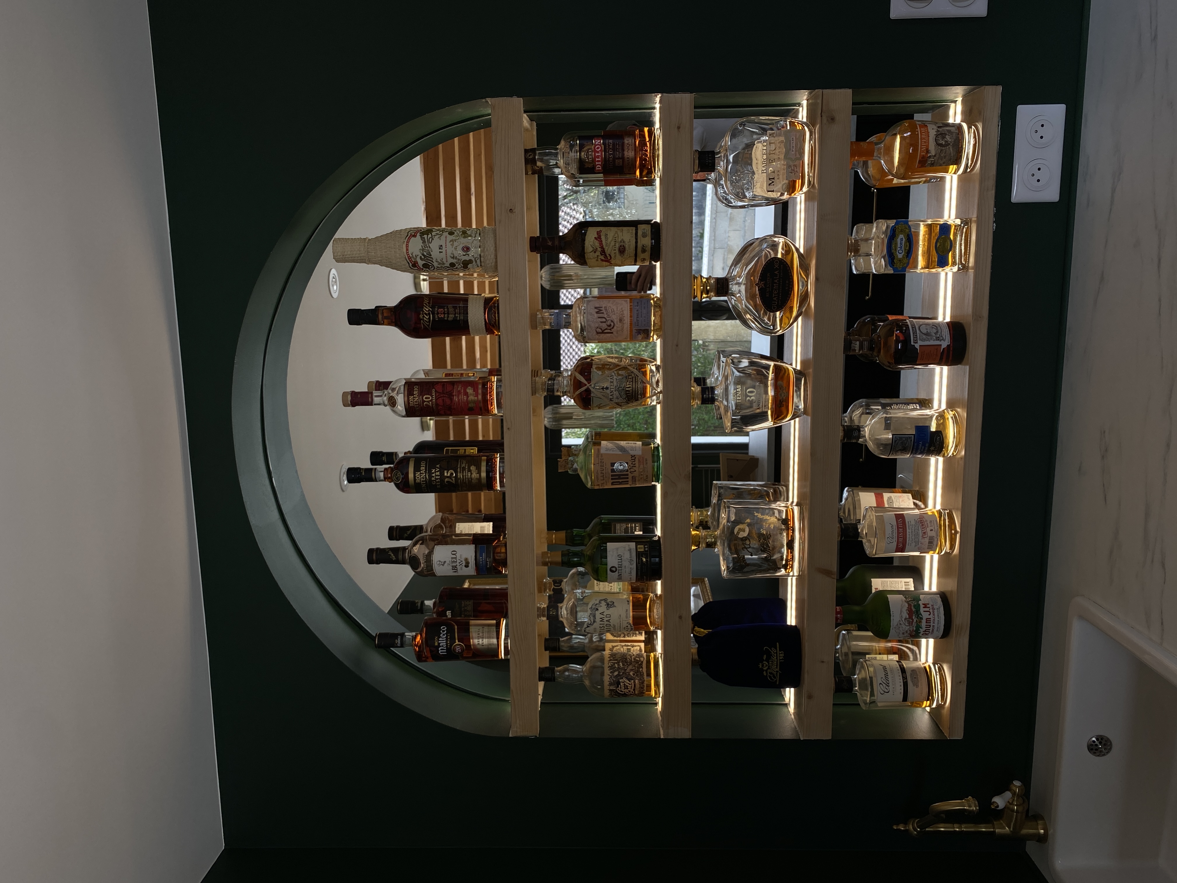 Maison HE bar niches
